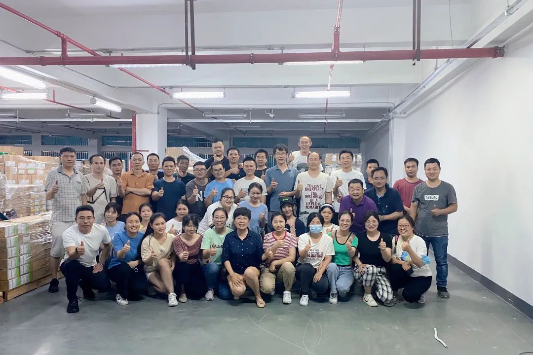 同心聚力 戰(zhàn)高溫酷暑，英唐智控圓滿完成深圳倉(cāng)搬遷工作